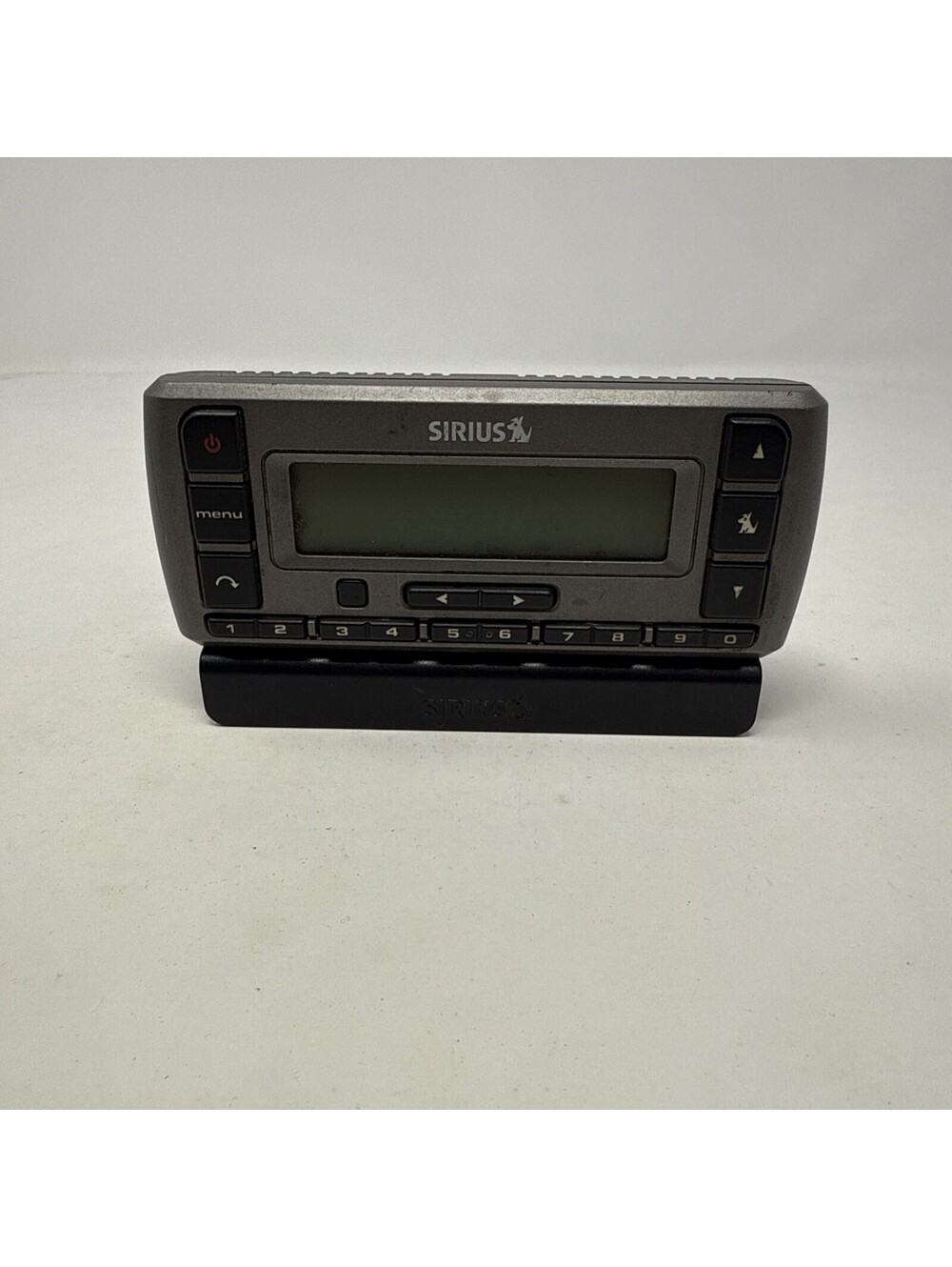 Sirius Stratus Satellite Radio Receiver and Vehicle Kit SV3-TK1B (E10015115)